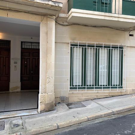 4 Bedroom Apartment Near Sliema Seafront 外观 照片